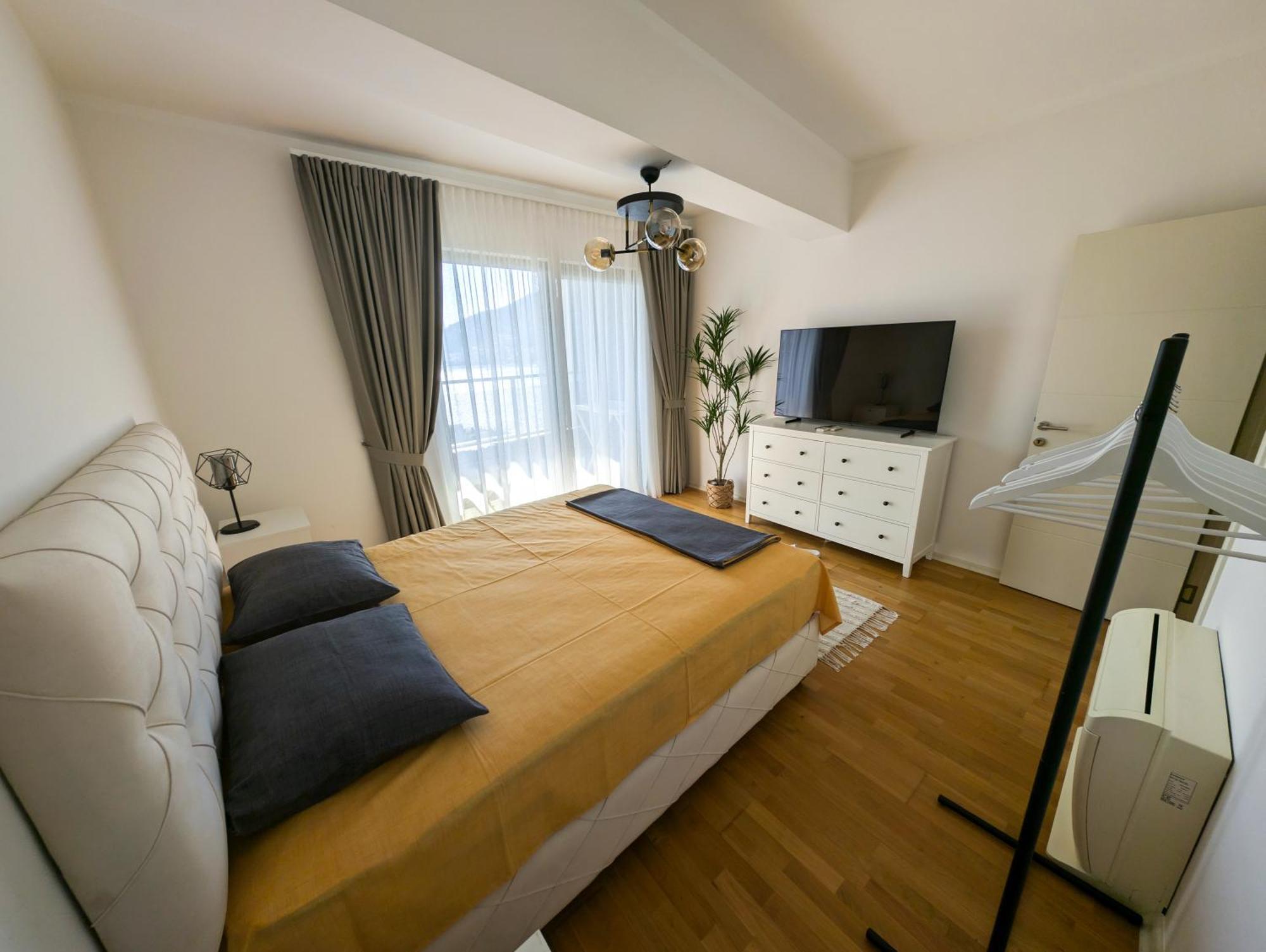Lux Apartments Harmonia Budva Luaran gambar
