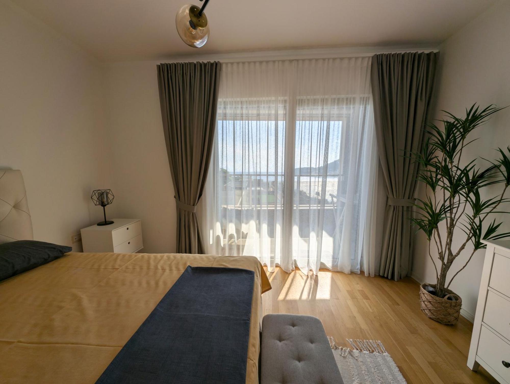 Lux Apartments Harmonia Budva Luaran gambar