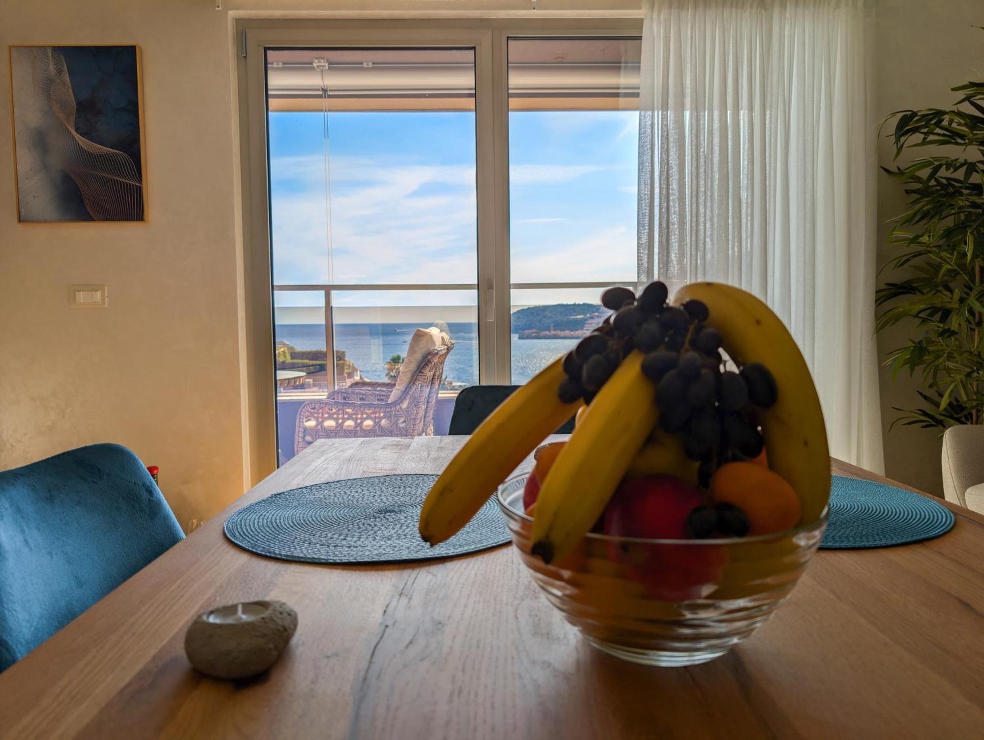 Lux Apartments Harmonia Budva Luaran gambar