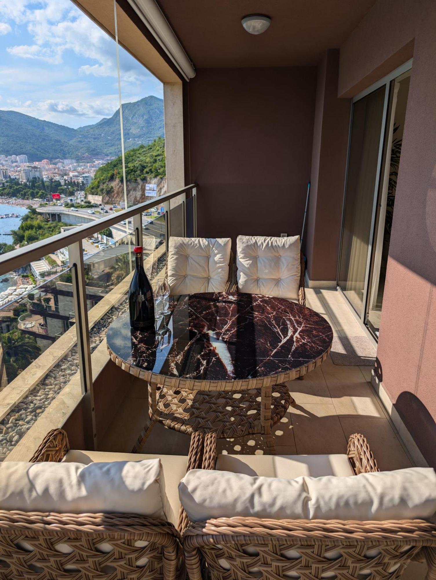Lux Apartments Harmonia Budva Luaran gambar