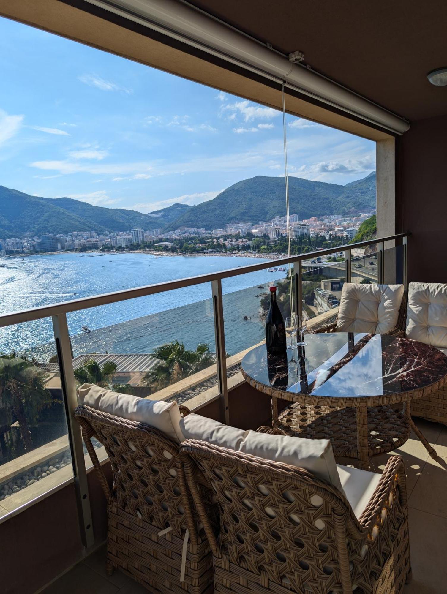 Lux Apartments Harmonia Budva Luaran gambar
