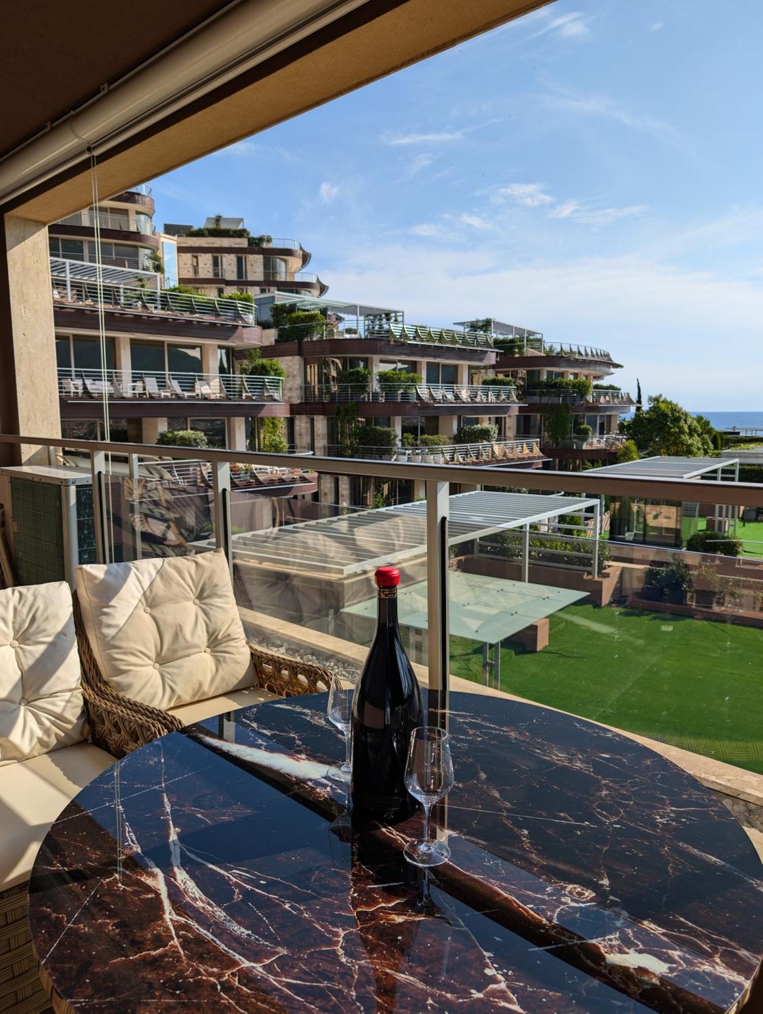 Lux Apartments Harmonia Budva Luaran gambar