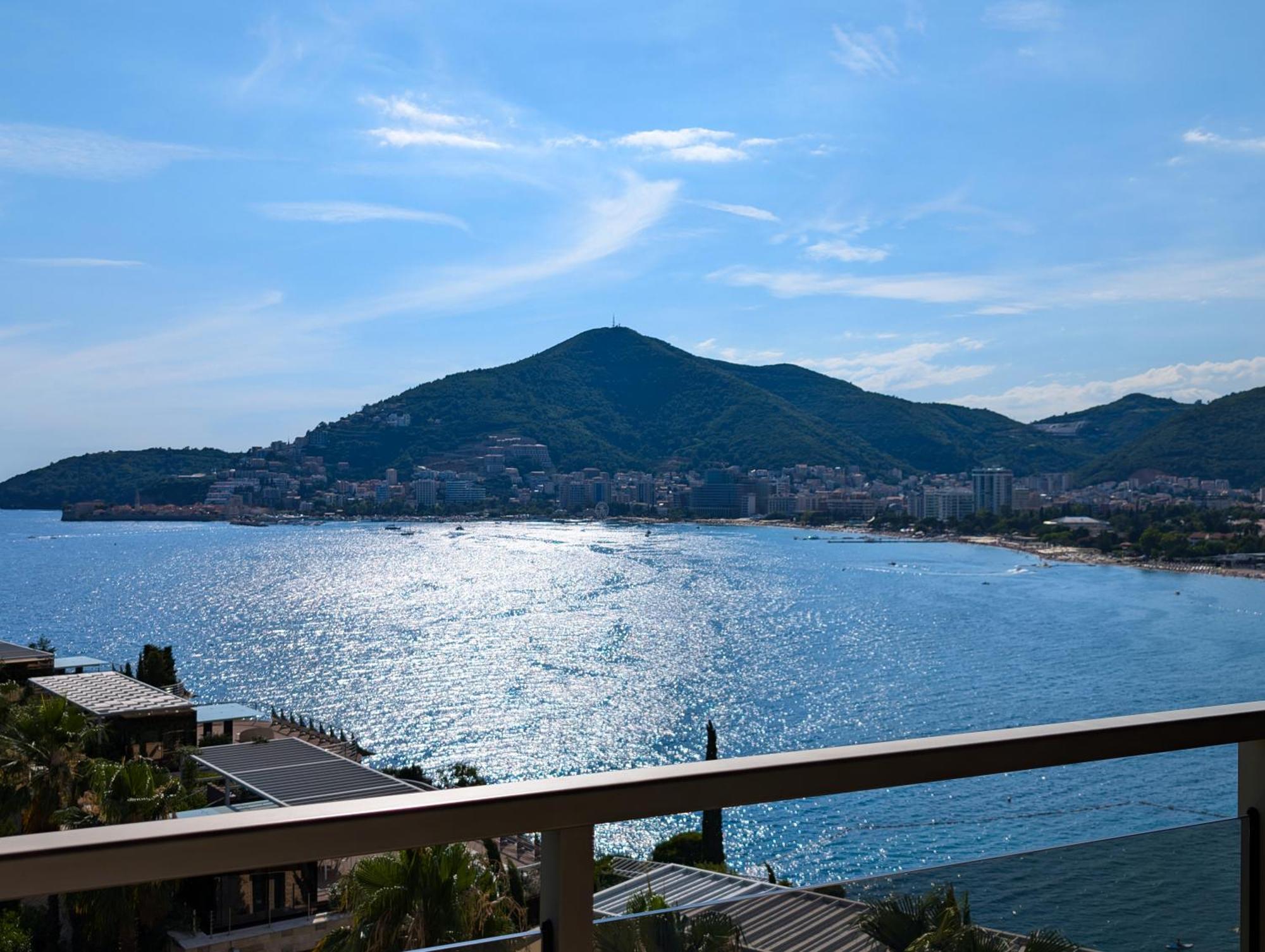 Lux Apartments Harmonia Budva Luaran gambar