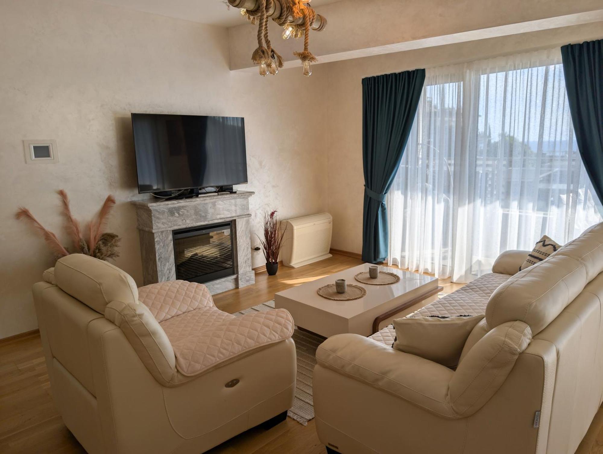 Lux Apartments Harmonia Budva Luaran gambar