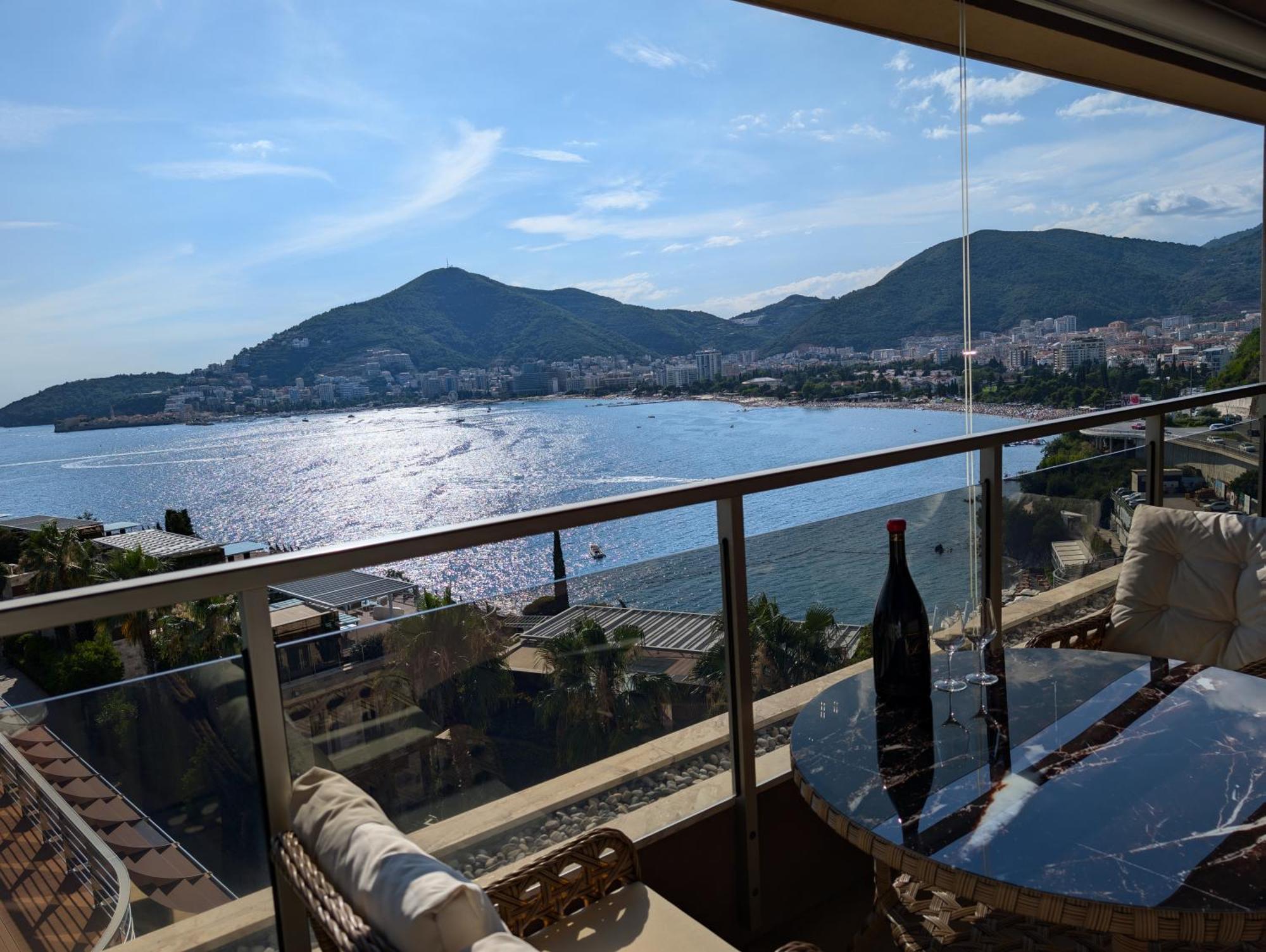 Lux Apartments Harmonia Budva Luaran gambar