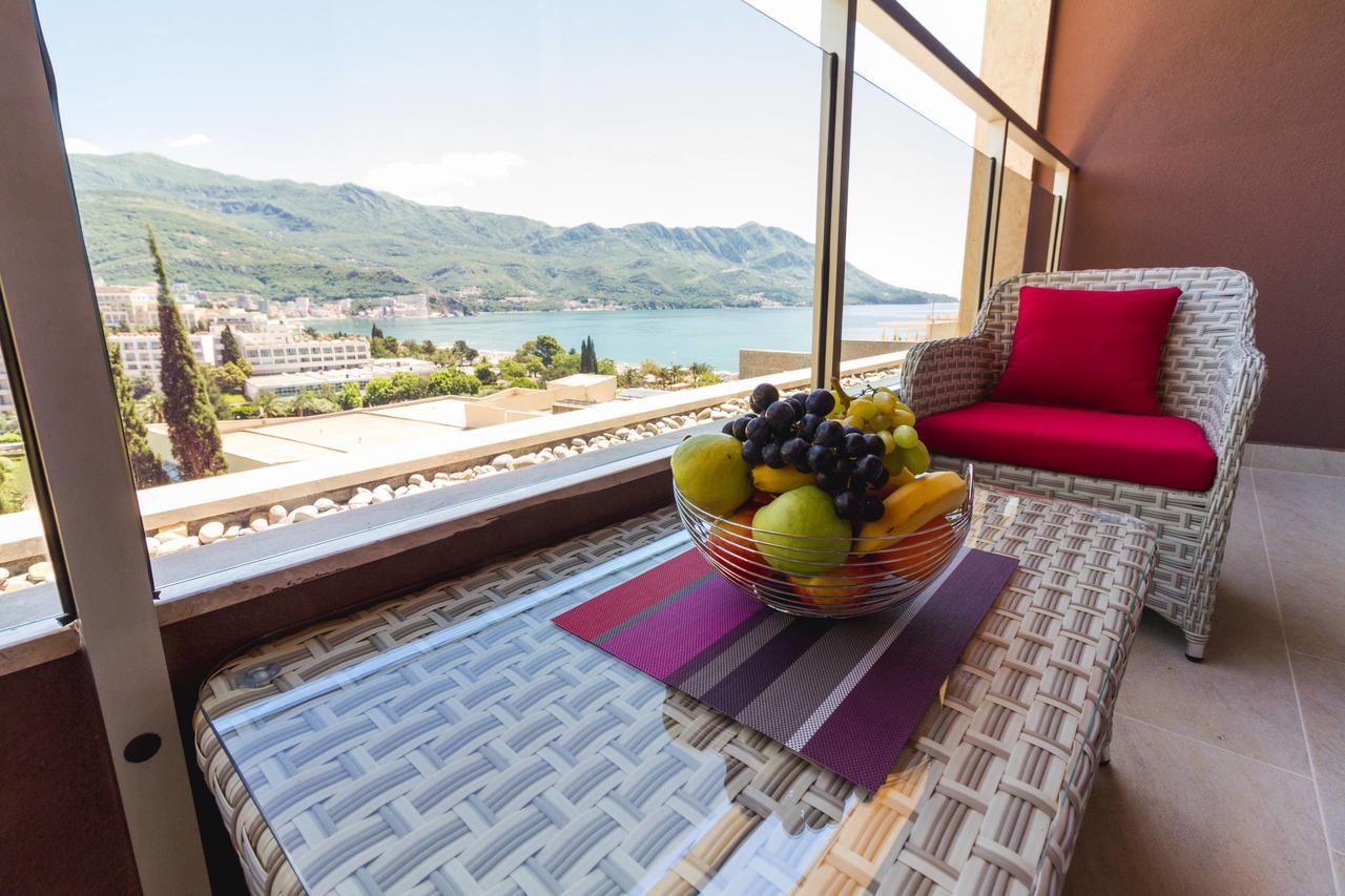 Lux Apartments Harmonia Budva Luaran gambar