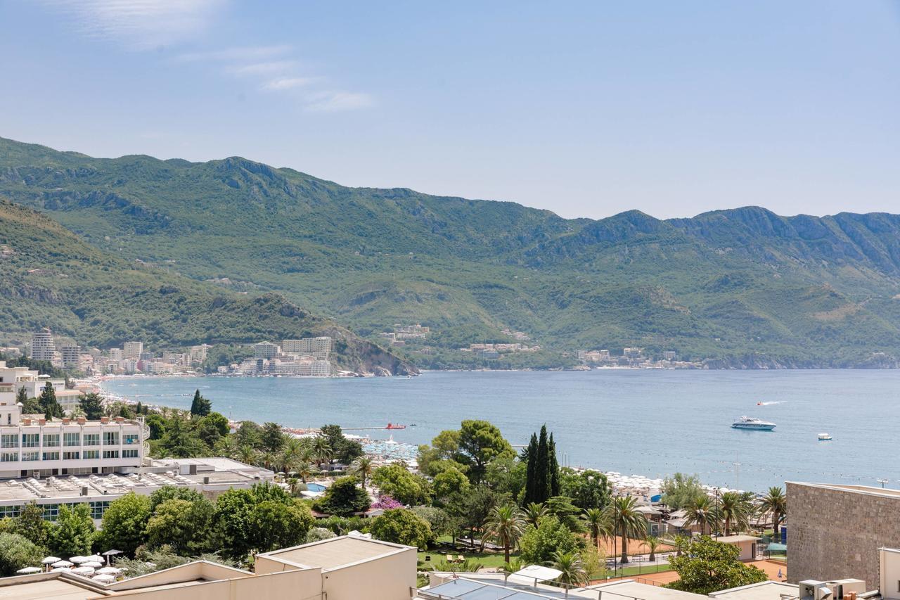 Lux Apartments Harmonia Budva Luaran gambar